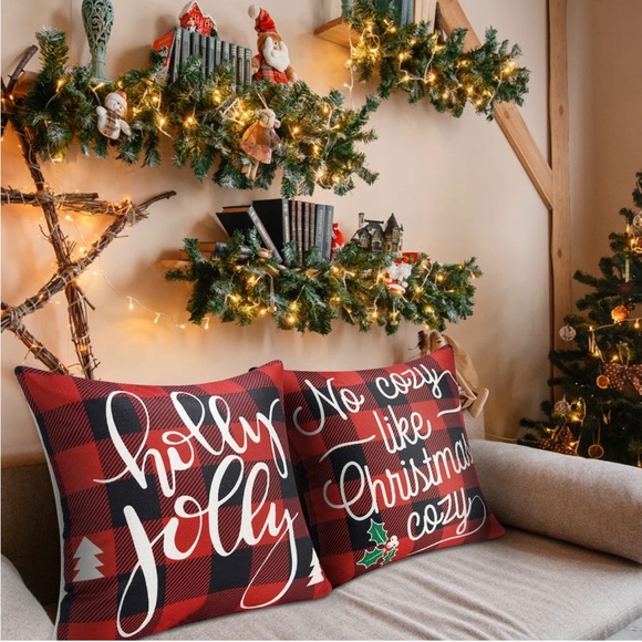 CHRISTMAS THROW PILLOW COVERS • SET OF 4 • 18x18 INCHES • MULTIPLE USE ITEM •NWT - Picture 2 of 7